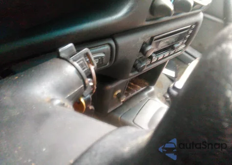 1994 Chevrolet Camaro Z28 из США, поврежденный, VIN 2G1FP22P7R2142331